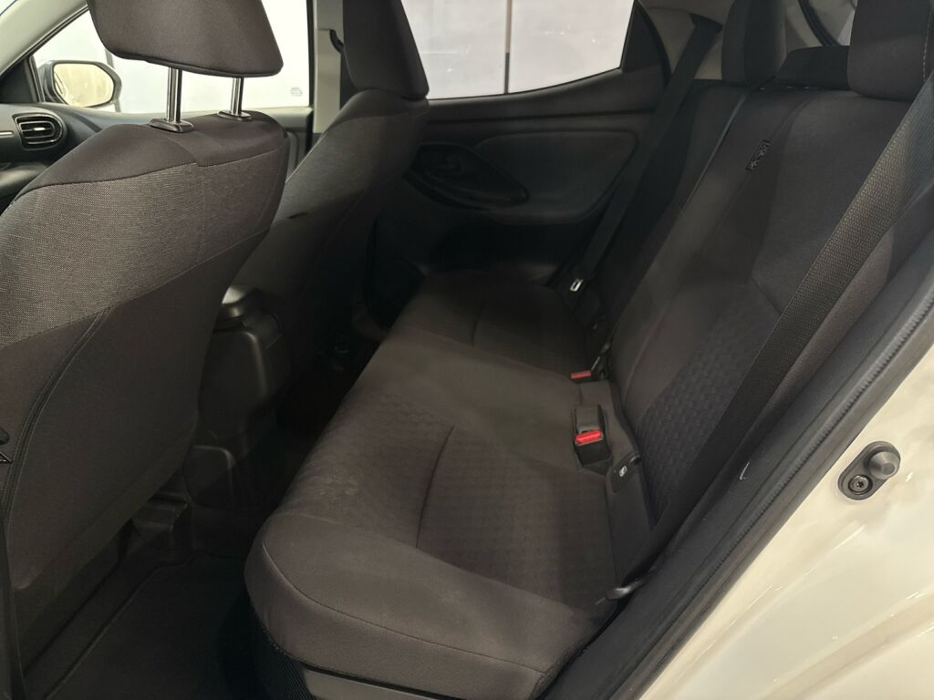 Toyota Yaris 2021 Valkoinen