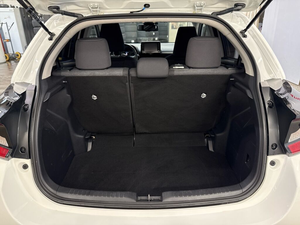 Toyota Yaris 2021 Valkoinen