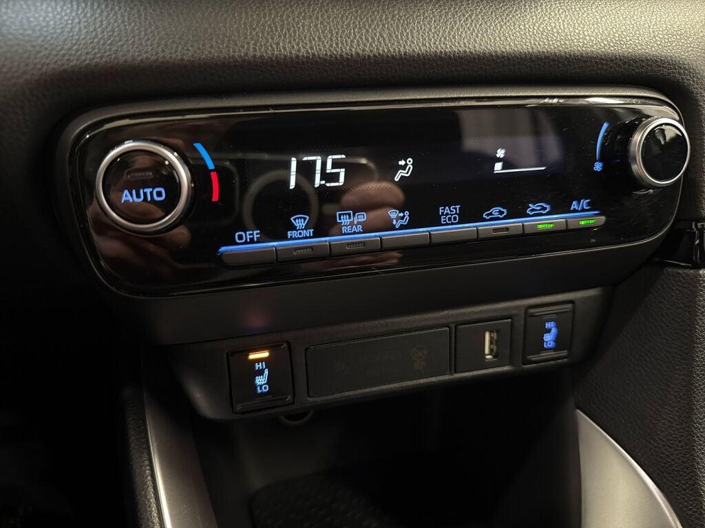 Toyota Yaris 2021 Valkoinen