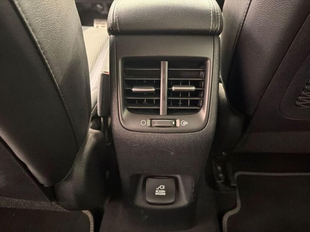 Kia Niro plug-in 2019 Ruskea (beige)