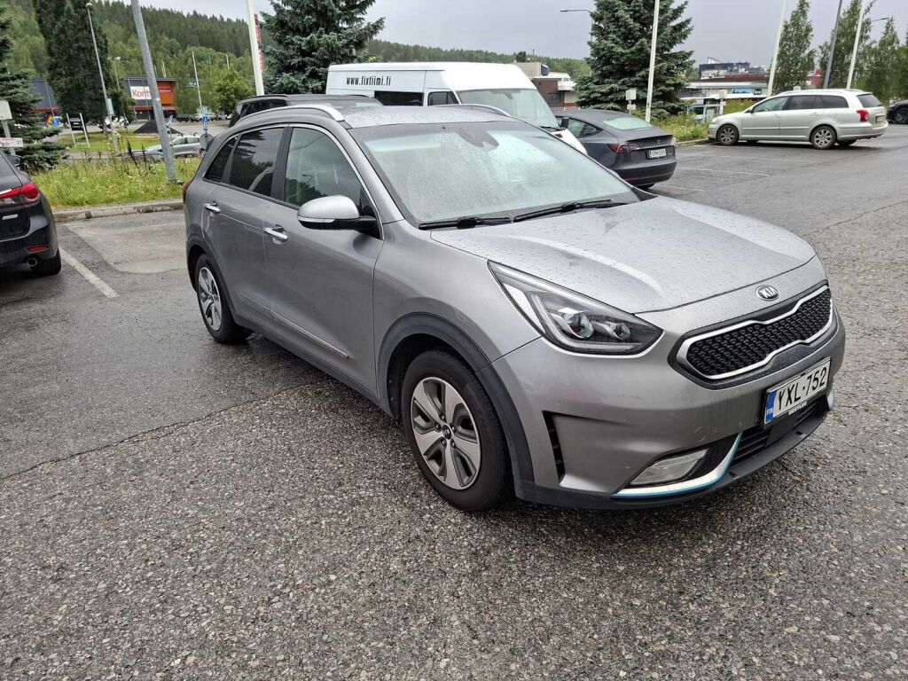 Kia Niro plug-in 2019 Ruskea (beige)