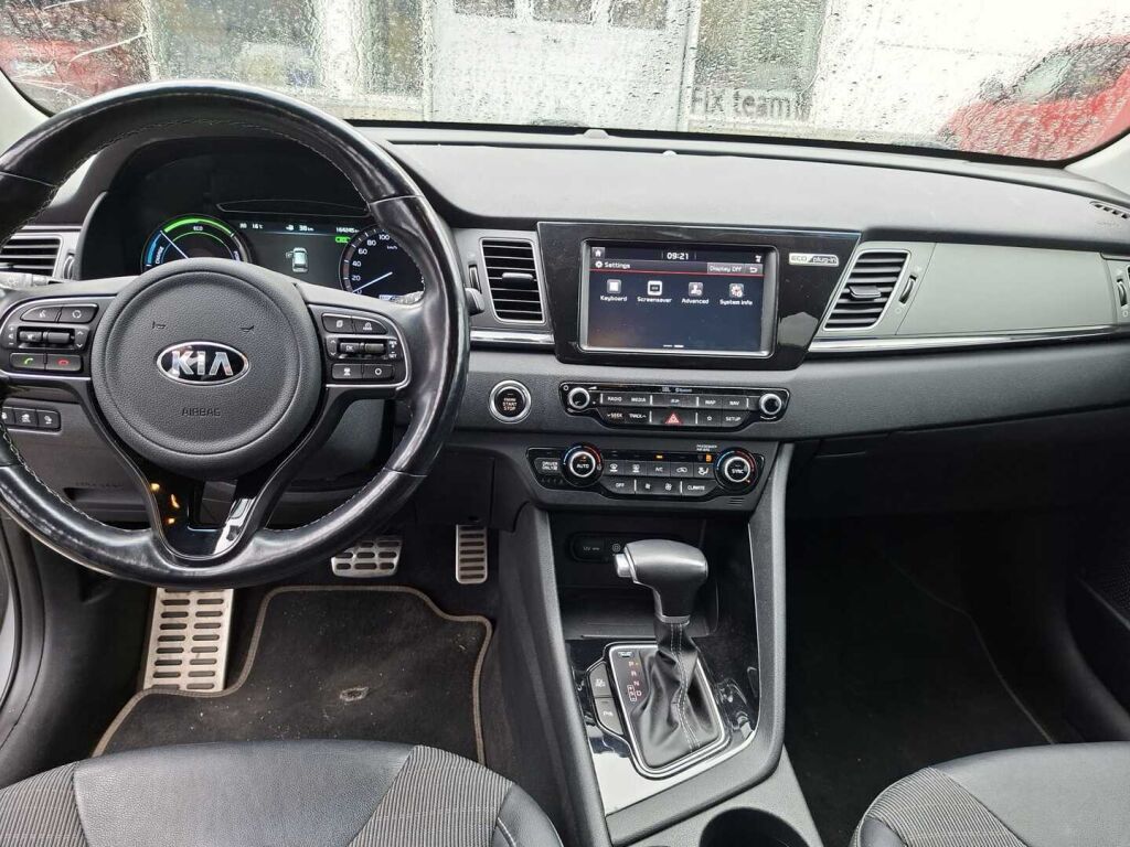 Kia Niro plug-in 2019 Ruskea (beige)