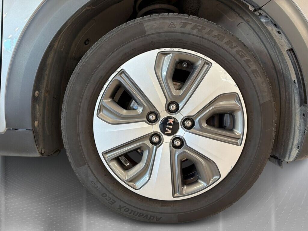 Kia Niro plug-in 2019 Ruskea (beige)