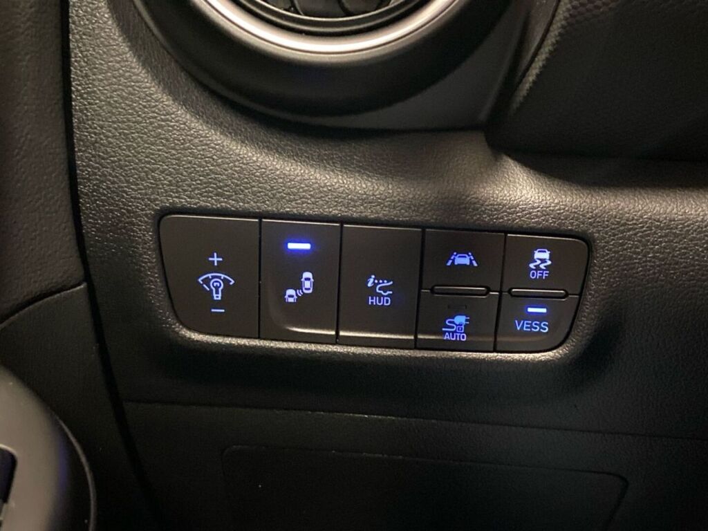 Hyundai KONA 2020 Oranssi