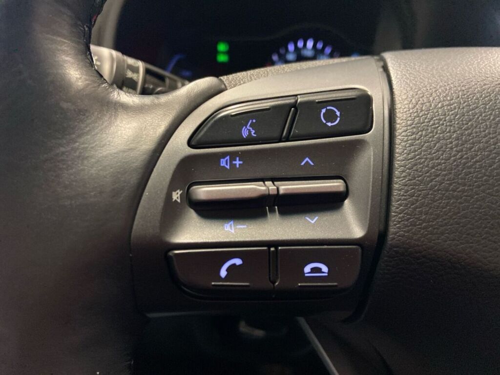 Hyundai KONA 2020 Oranssi