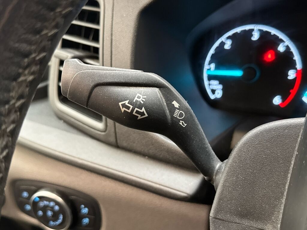 Ford Transit 2019 Valkoinen