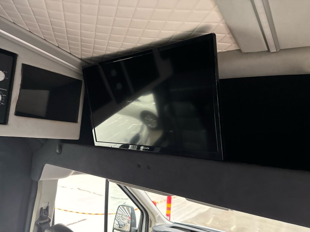 Ford Transit 2019 Valkoinen