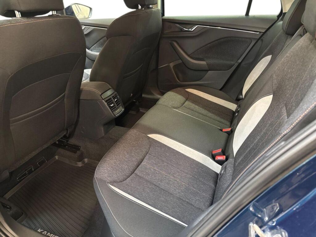 Skoda Kamiq 2021 Sininen