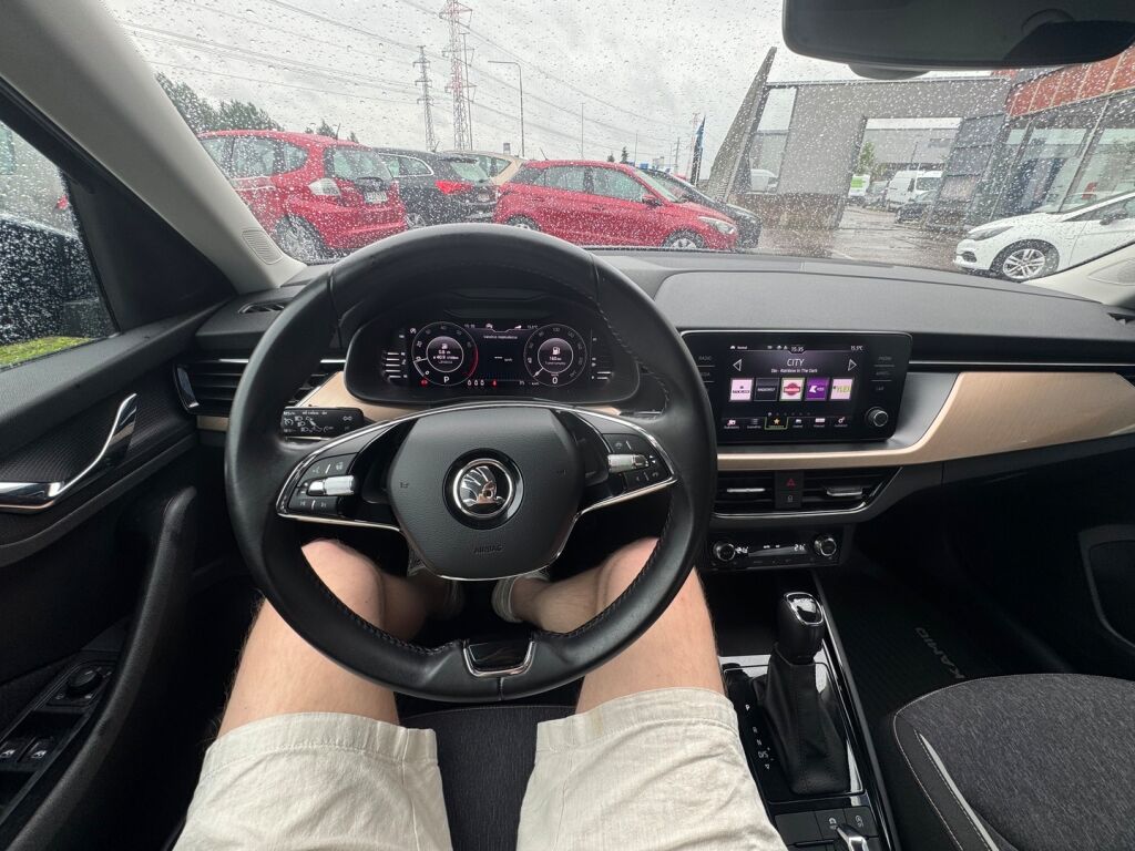 Skoda Kamiq 2021 Sininen