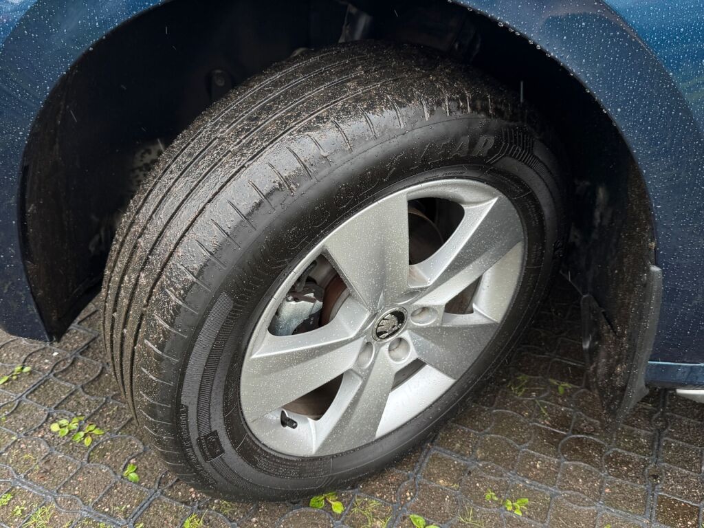Skoda Kamiq 2021 Sininen
