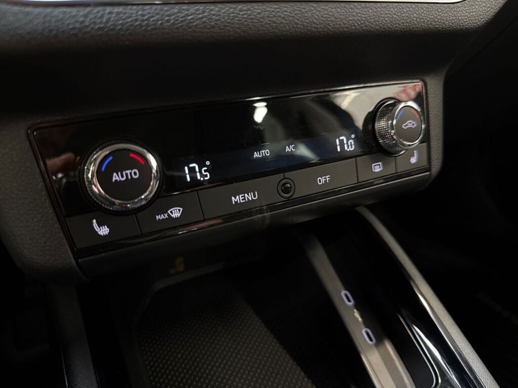 Skoda Kamiq 2021 Sininen
