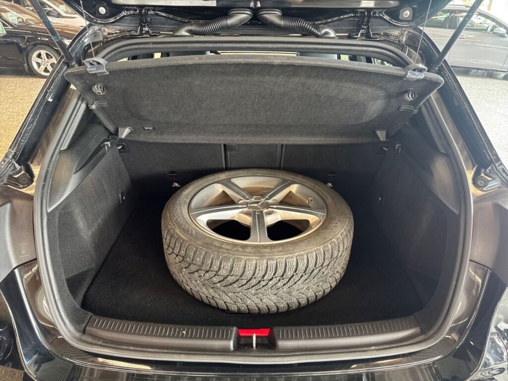 Mercedes-Benz A 2021 Musta