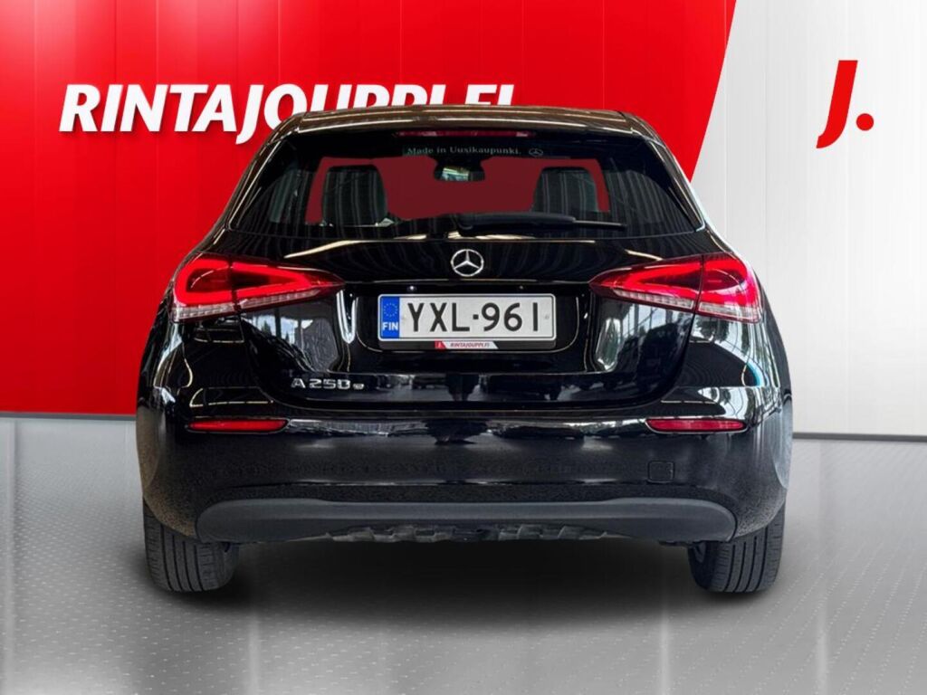 Mercedes-Benz A 2021 Musta