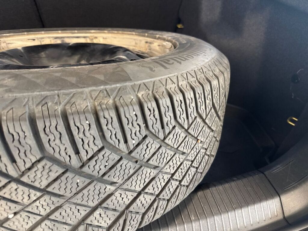 Volkswagen ID.4 2021 Keltainen