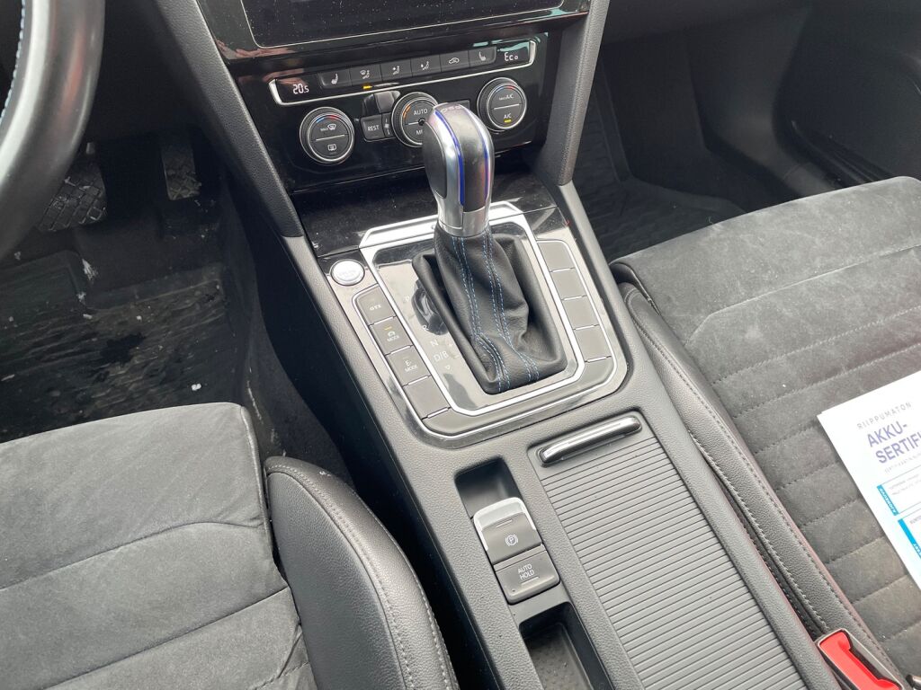 Volkswagen Passat 2017 Valkoinen