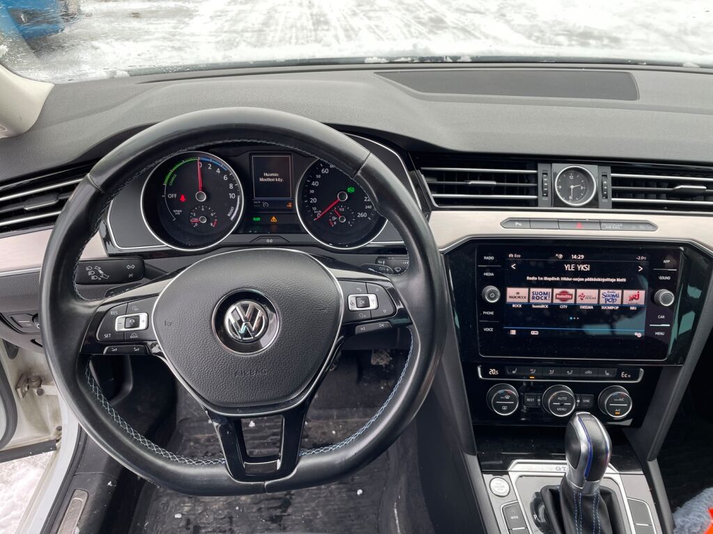 Volkswagen Passat 2017 Valkoinen