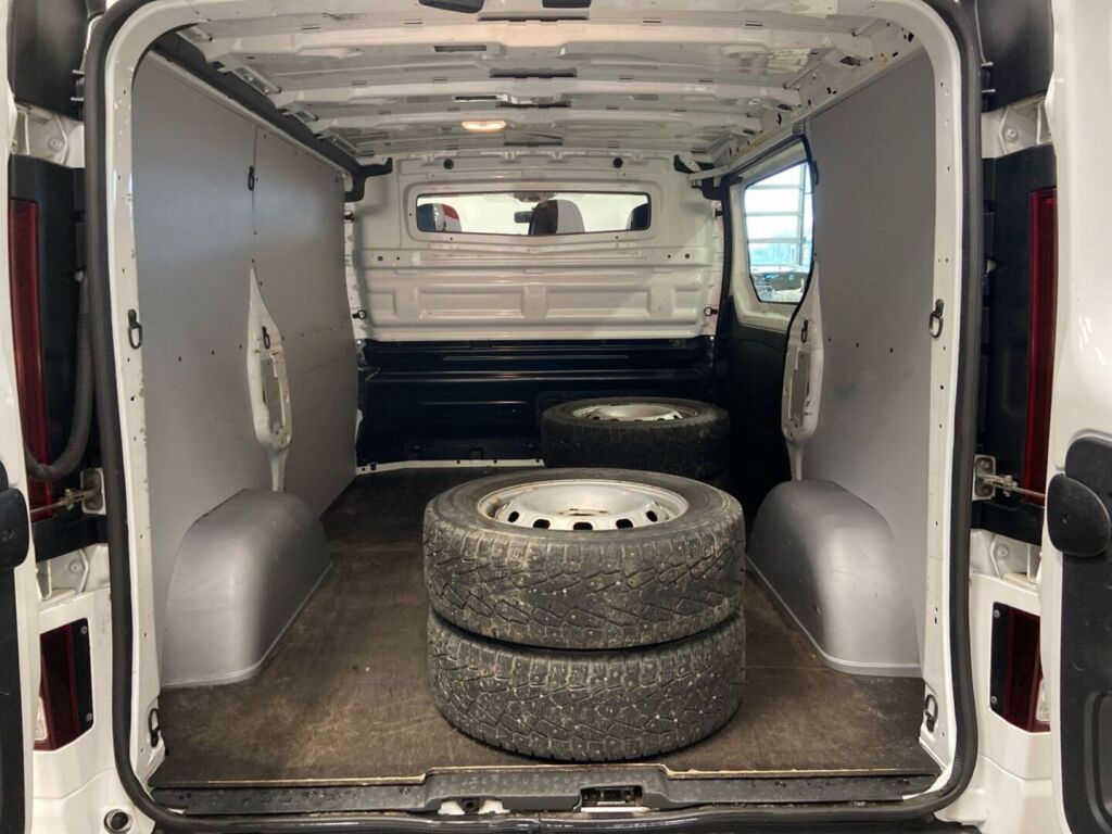 Opel Vivaro 2017 Valkoinen