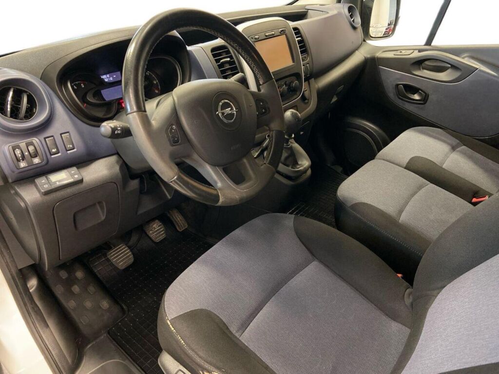 Opel Vivaro 2017 Valkoinen
