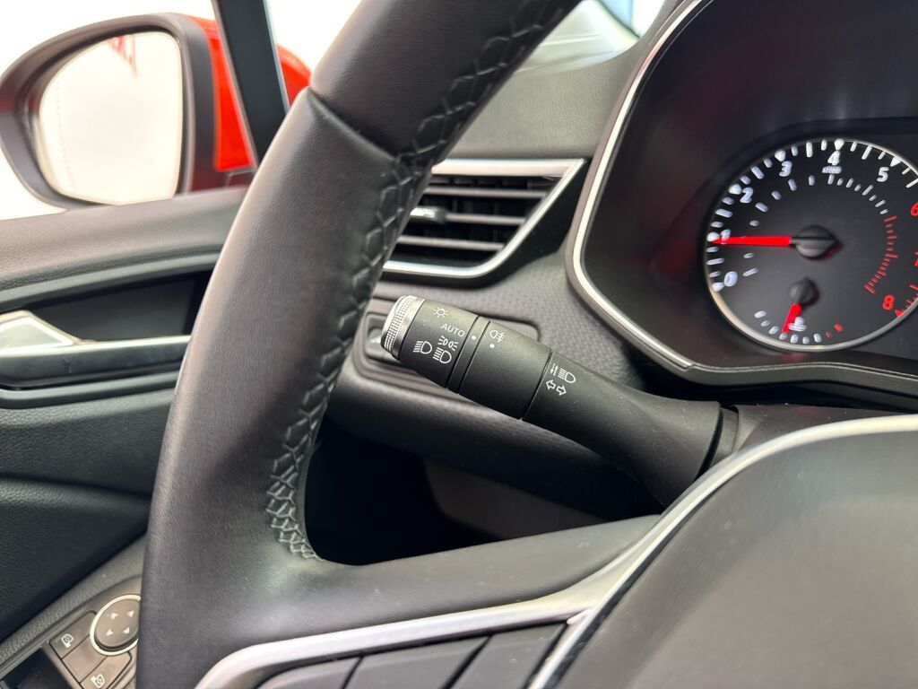 Renault Clio 2021 Oranssi