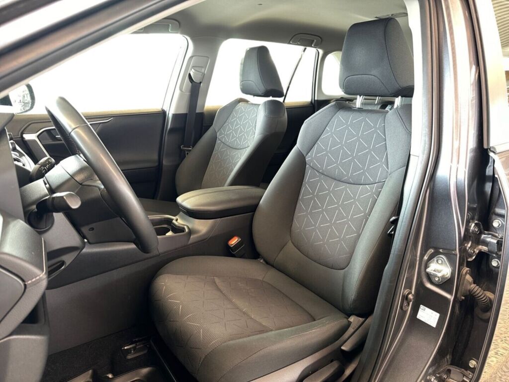 Toyota RAV4 2021 Harmaa
