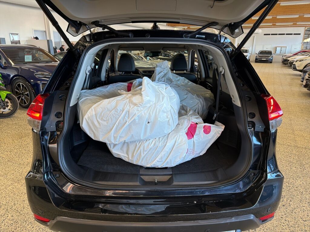 Nissan X-Trail 2021 Musta