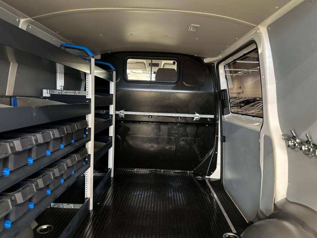 Volkswagen Transporter 2021 Valkoinen