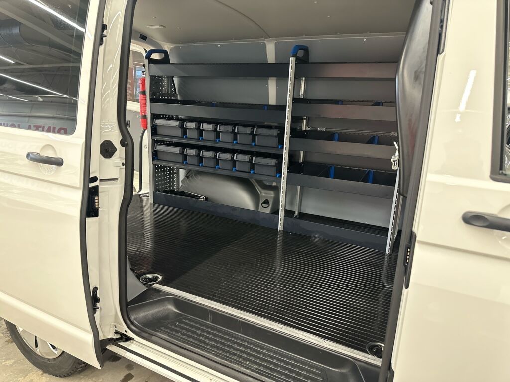 Volkswagen Transporter 2021 Valkoinen