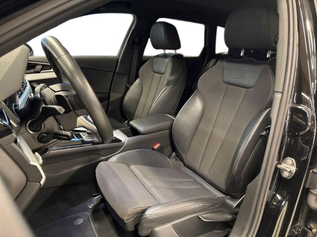 Audi A4 2021 Musta