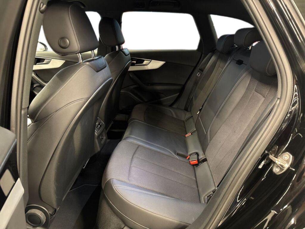 Audi A4 2021 Musta