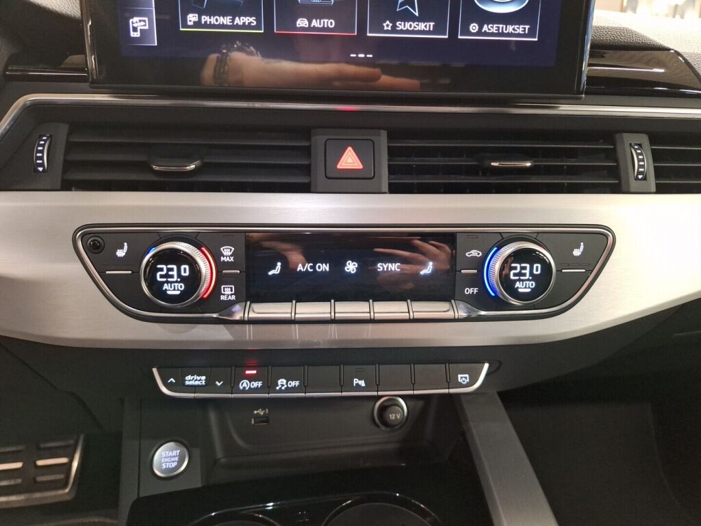 Audi A4 2021 Valkoinen