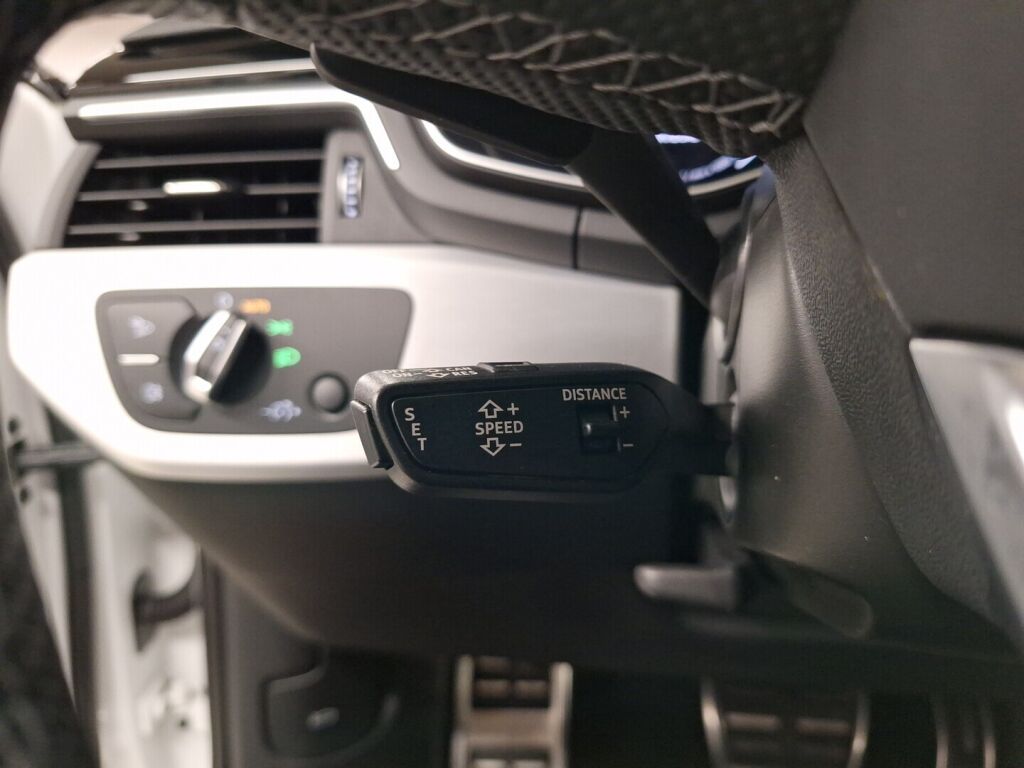 Audi A4 2021 Valkoinen