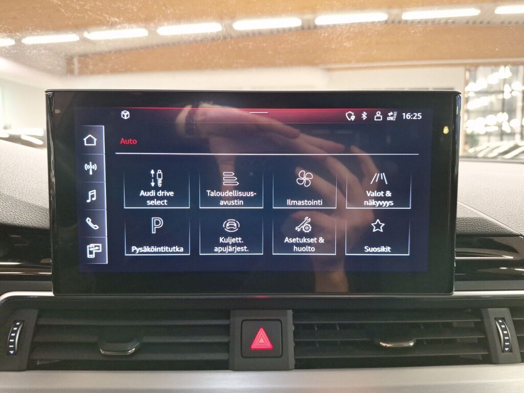 Audi A4 2021 Valkoinen