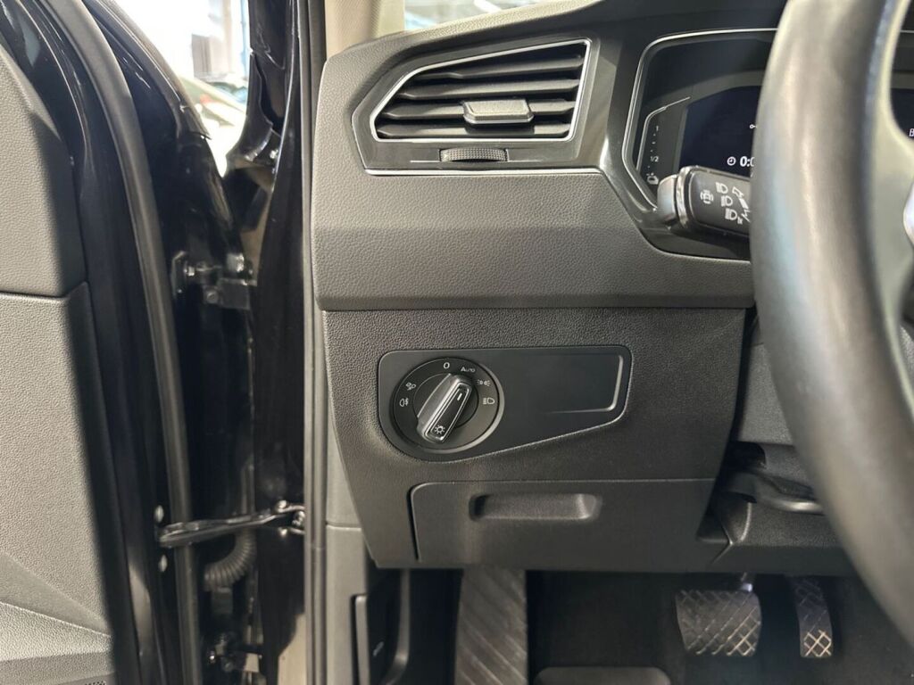 Volkswagen Tiguan 2021 Musta