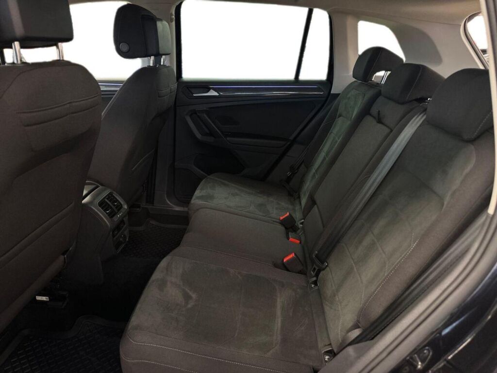 Volkswagen Tiguan 2021 Musta
