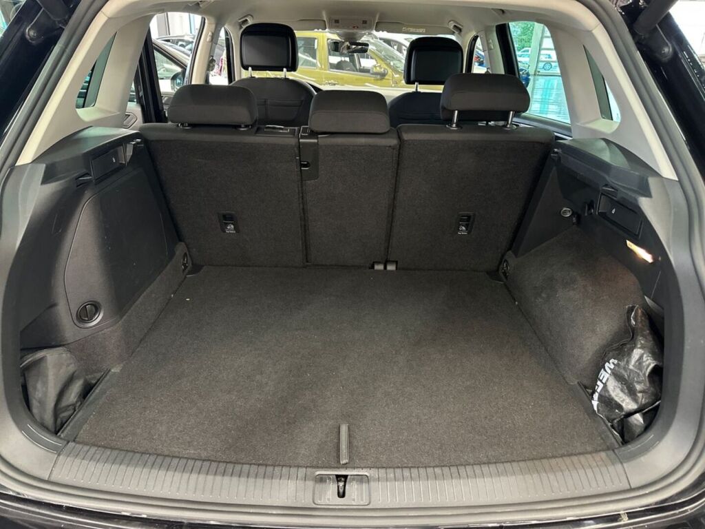 Volkswagen Tiguan 2021 Musta