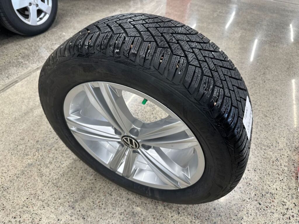 Volkswagen Tiguan 2021 Musta