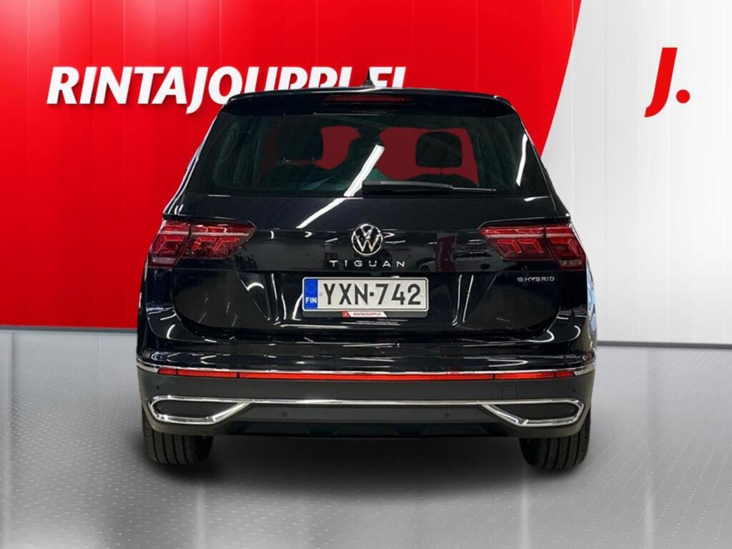 Volkswagen Tiguan 2021, photo 5/25