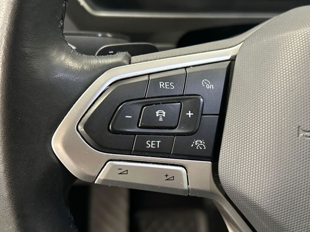Volkswagen Tiguan 2021 Musta