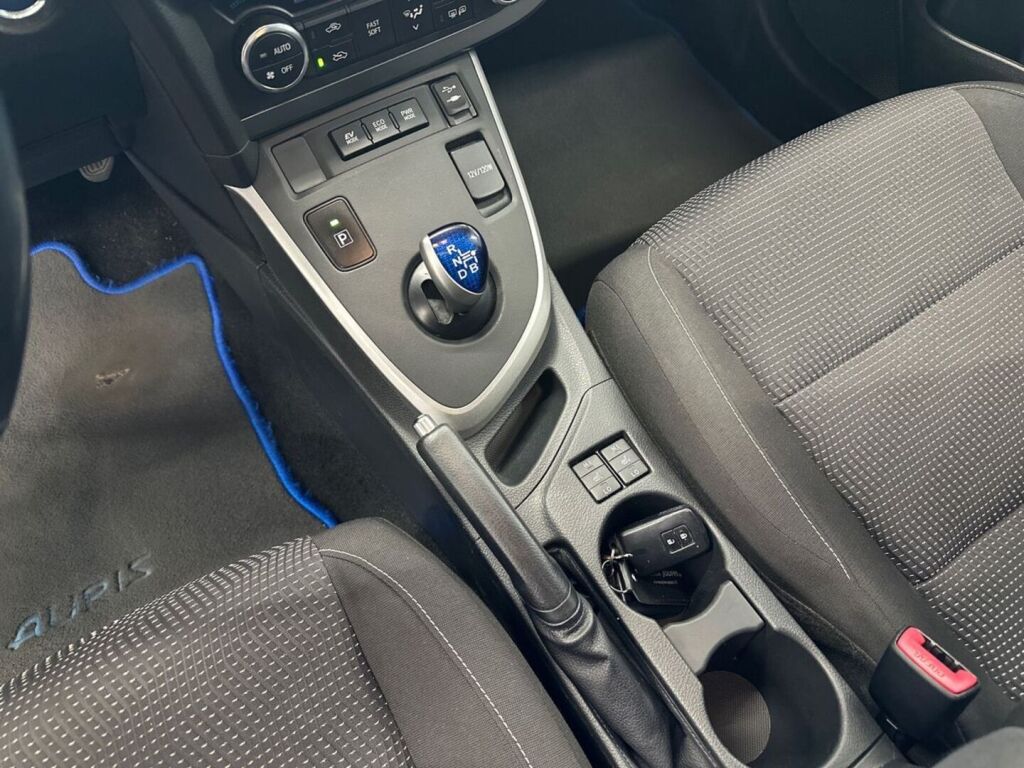 Toyota Auris 2014 Harmaa