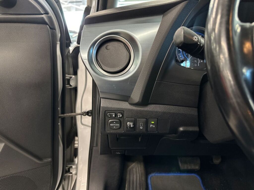 Toyota Auris 2014 Harmaa