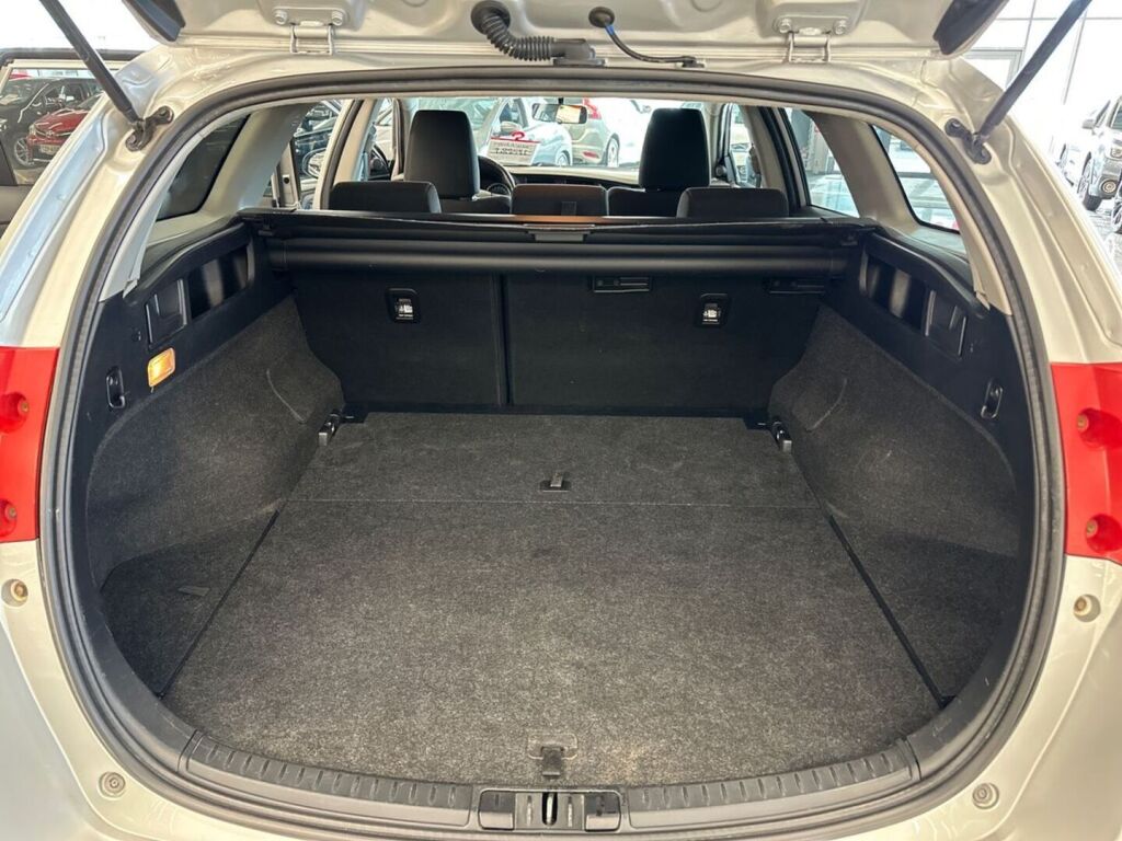 Toyota Auris 2014 Harmaa