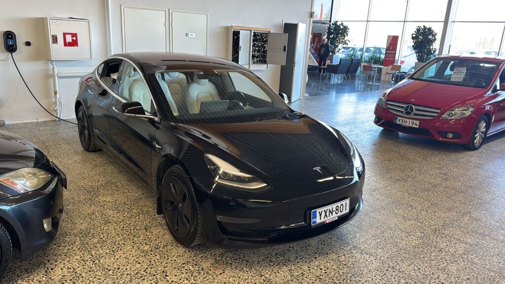 Tesla Model 3 2019 Musta