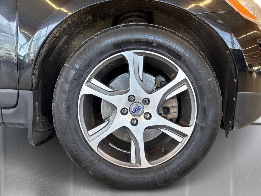 Volvo XC60 2011 Musta