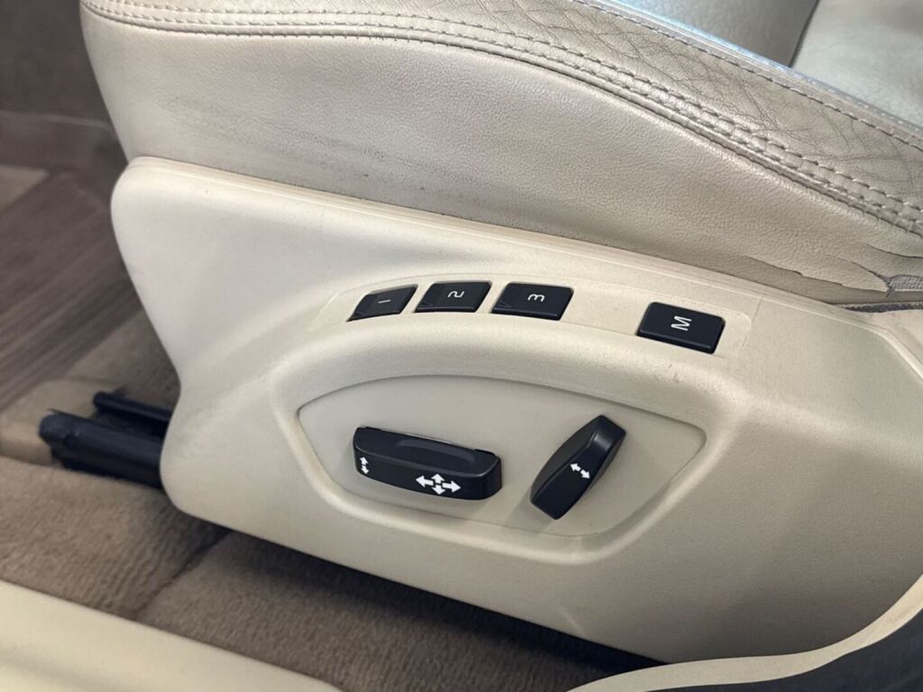 Volvo XC60 2011 Musta