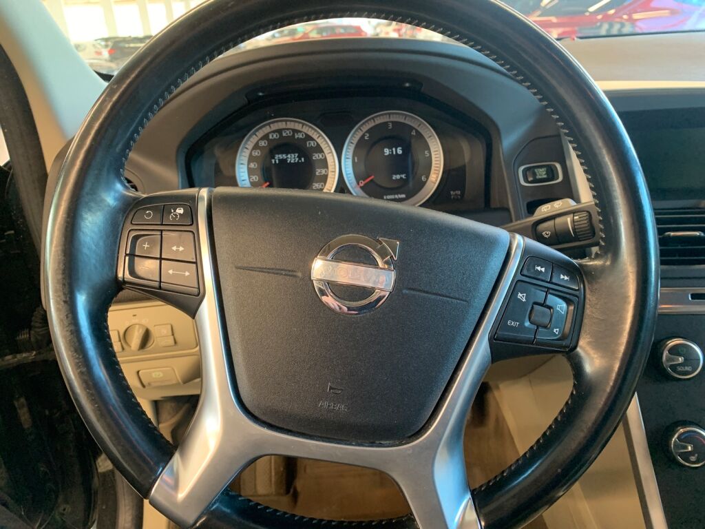 Volvo XC60 2011 Musta