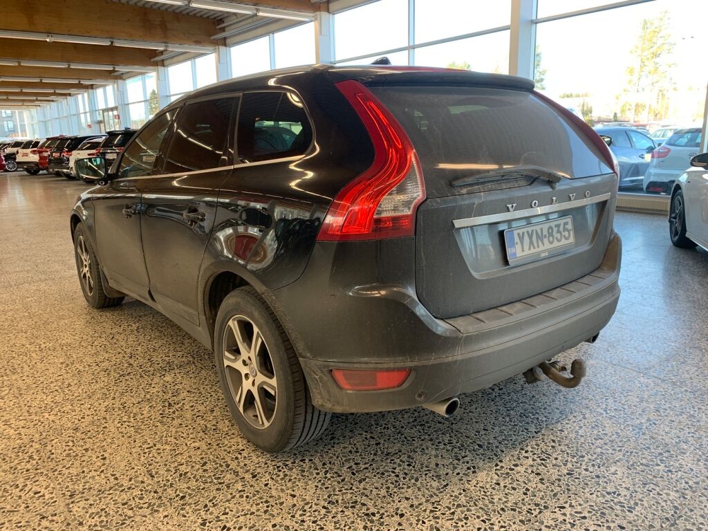 Volvo XC60 2011 Musta