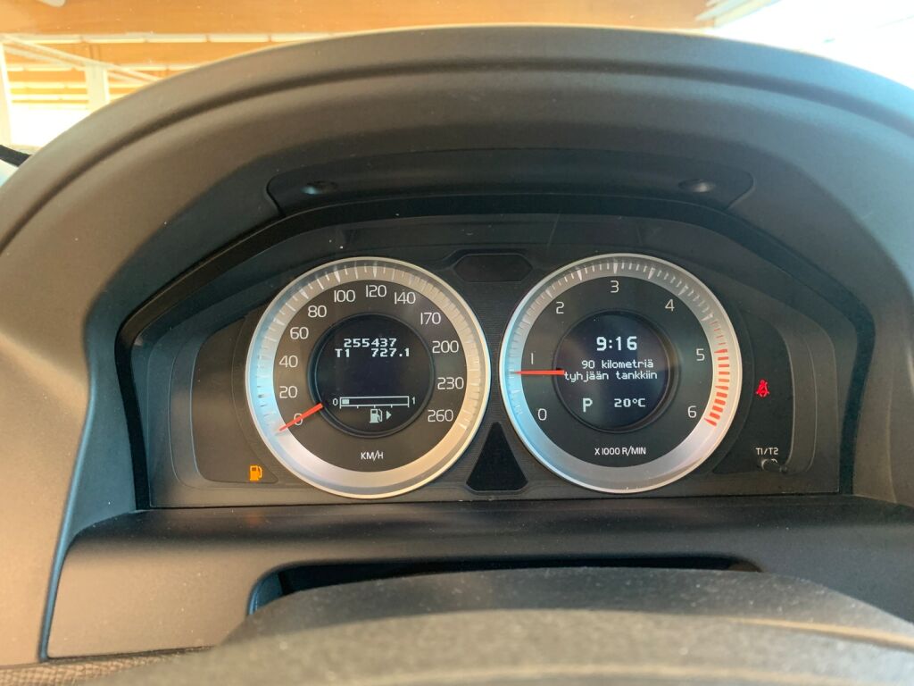 Volvo XC60 2011 Musta