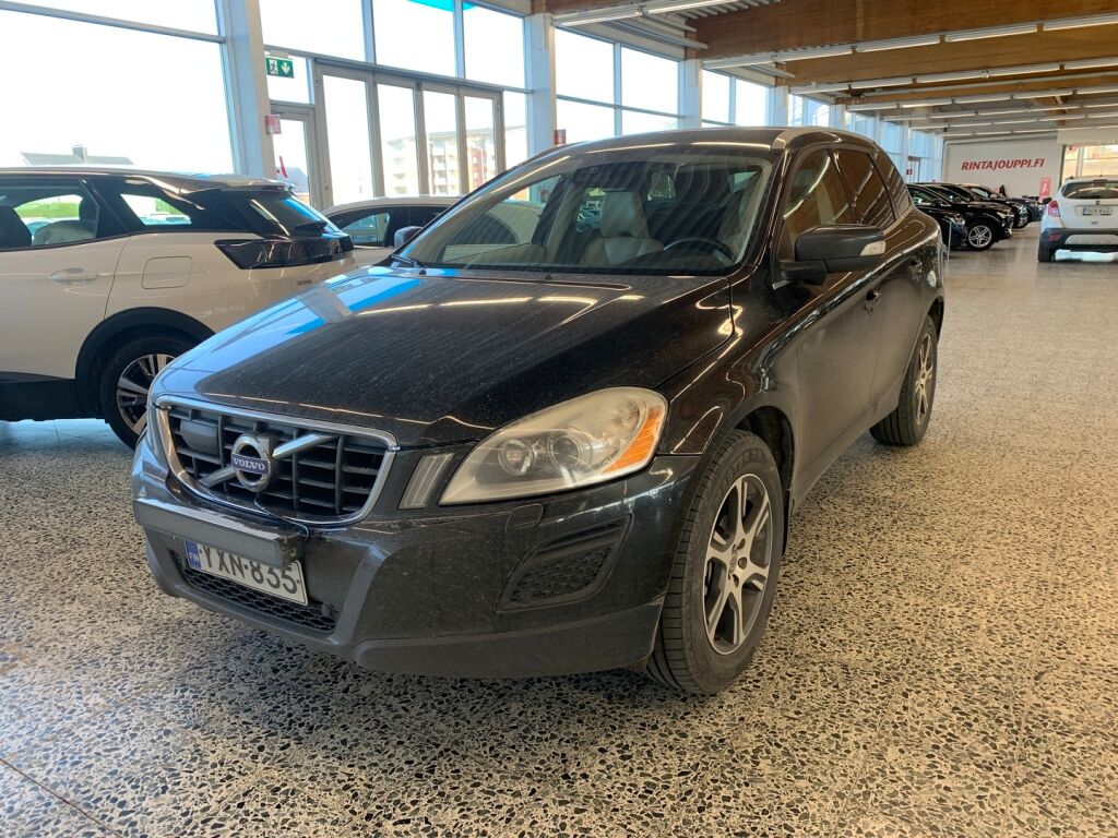 Volvo XC60 2011 Musta