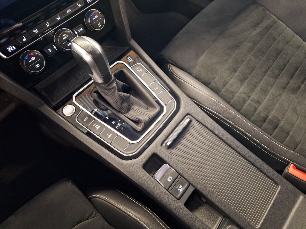 Volkswagen Passat 2020 Harmaa