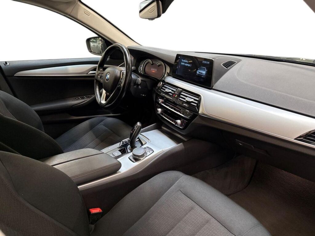 BMW 520 2017 Musta